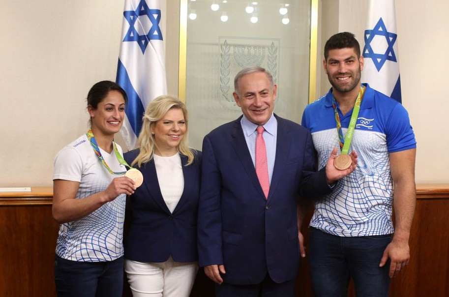 به‌ وێنه‌... ناتانیاهۆ پێشوازی له‌ پاڵه‌وانه‌ كورده‌كه‌ ده‌كات